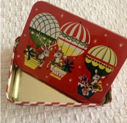 VEX2636 Vintage Christmas Tin